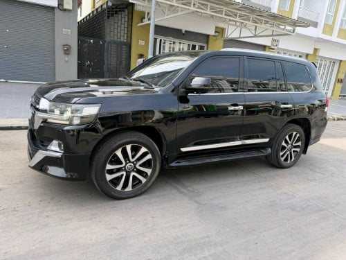 LAND Cruiser 09 up 21 អ្នកប្រើ