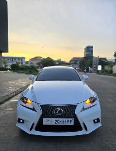 Lexus IS200t F-Sport 2016 Full Option