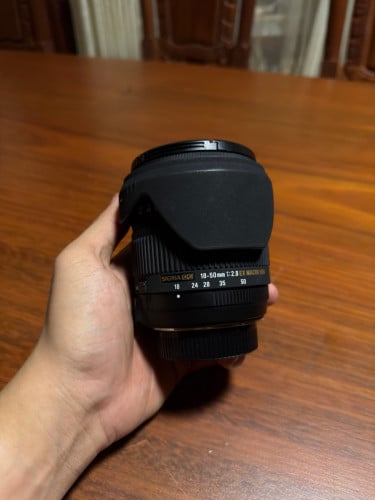 Nikon Len Sigma 18-50mm f2.8 DC HSM