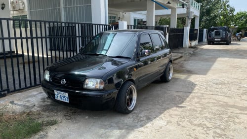 Nissan March 95 ស្តាំ/ឡានស្អាត/លេងហើយម៉ាសិត/ឯកសារគ្រប់/2850$ចរចា