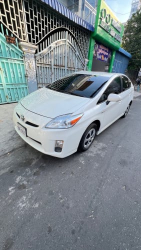 Prius 2010 option4 ក្នុងលឿង