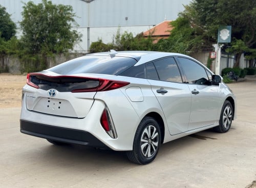 prius . 2017 - ហ្វូល​