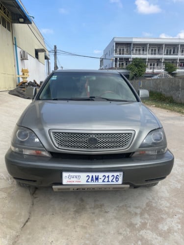Rx300 2001 8500$