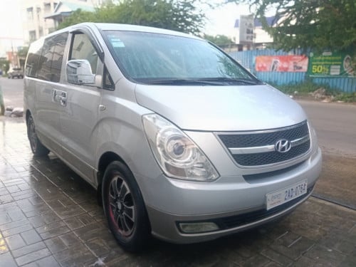 Starex ពណ៌ឍទឹកប្រាក់ សម្រាប់លក់ តម្លៃល្អ 12300$