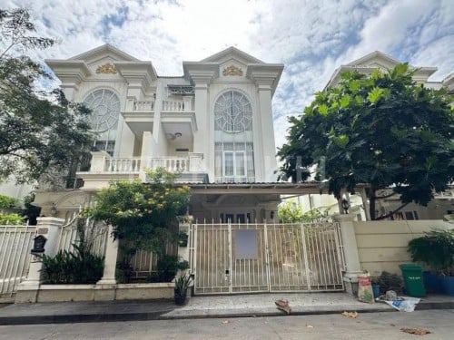 Twin Villa for rent at Chrouy Changva