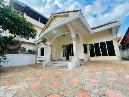 Villa For Rent At Toul Tompong