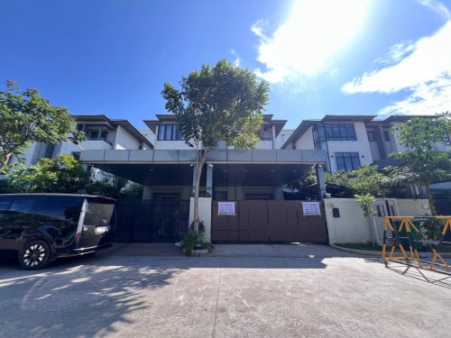 Villa for RENT! • Location: Borey Chip Mong Land 271.