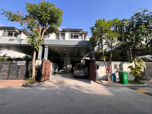 Villa for RENT! • Location: Borey Chip Mong Land 271.