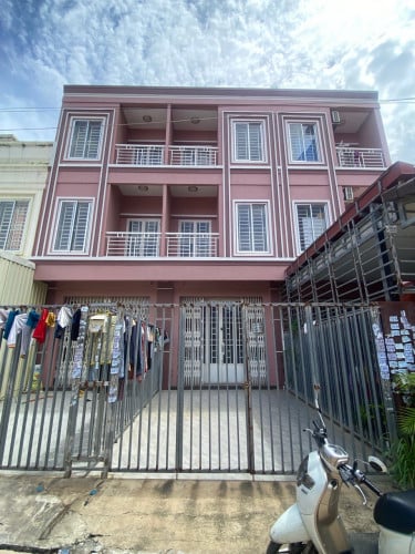 នៅសែនសុក