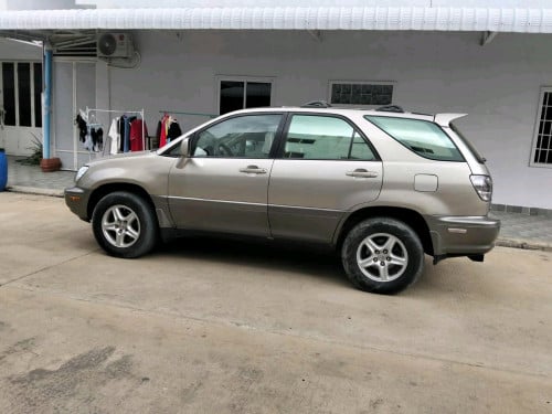 ឡានលក់ឆ្នាំ 01 ប៉ុង2ឡានមុខក្រោយអត់បុកគ្មានប្រវត្តិកាត់ត