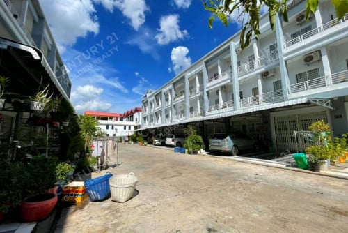 ផ្ទះល្វែង E2 សម្រាប់ជួល ក្នុងបុរី HP ចំការដូង (បង់មួយកក់មួយ)