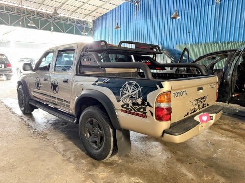 តាកូម៉ាTacoma 04 V6ប៉ុង2អូតូកាពីតាស់សាច់ដែកបាតស្អាតខ្ចី