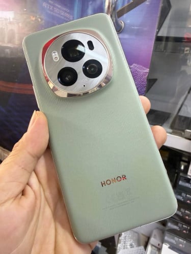 📲📲📲 : Magic 6 pro Ram  12G Rom 512G   Color : Green 99%Price: 449$