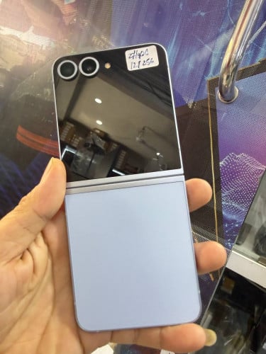 📲📲📲 : Samsung Zflip6’s Ram  12G Rom 256G   Color : silver & blue 99%Price: 389$