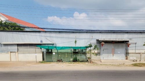 ឃ្លាំងសំរាប់ជួលព្រៃសរ /  Ware-House for rent Preysor