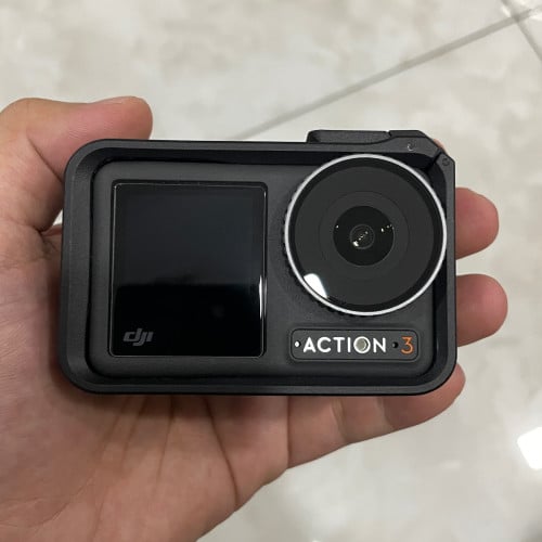 DJI action 3 come with 1 battery cable magnet mount and case with 64 GB meory