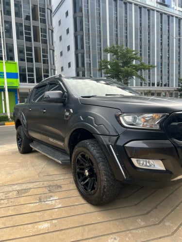 Ford Ranger Wiltrak 2017 3.2 Foll មហាថ្មីស្រុីន1ជុំលក់ប្រញាប់លុយ