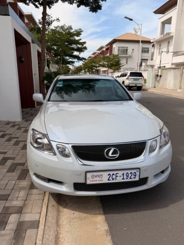 GS300 $14800 ប៉ុង2
