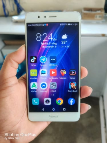 Honor V8 4/32g ប្រើបានធម្មតា ថ្មកាន់