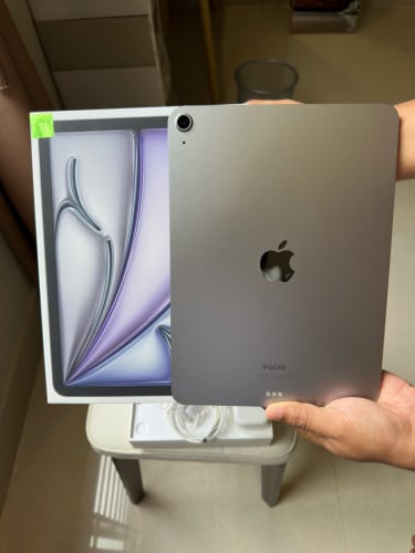 iPad Air 11 inch M2 - 256GB - WiFi +free keyboard and pencil