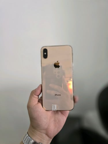 iPhone Xs max 64g ស្អាត99% ដូរថ្ម អត់ស្កេន