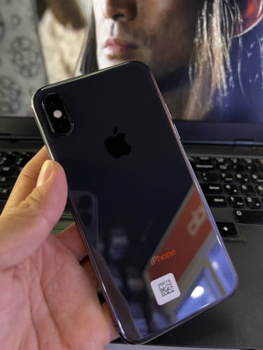 IPhone XS New 99.90% LL/A ធានាហ្សុីនណែន លេងទឹកបាន ថែឆ្នាំងសាកនិងដឹក