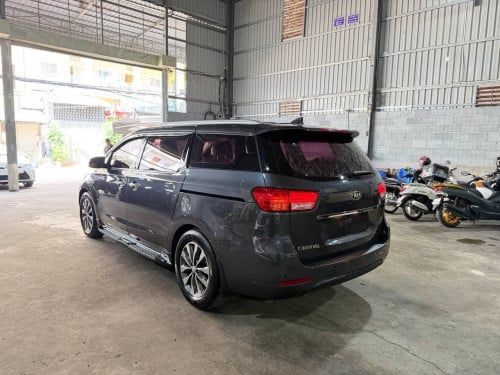 Kia Carnival 2016ទ្វាអូតូ3
