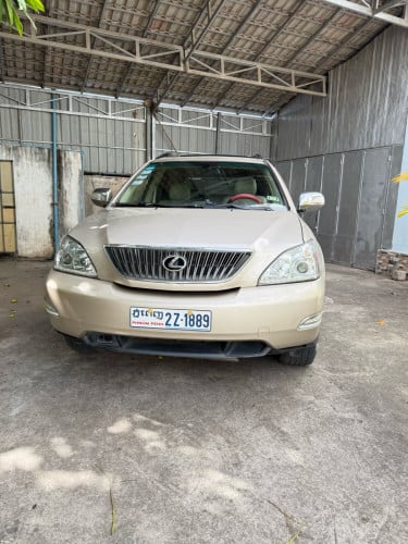 Lexus RX330 half full ប៉ុង១
