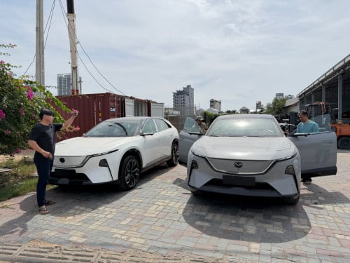 Mazda EZ-60 Package 3 Top Option ទើបបើកទូរ