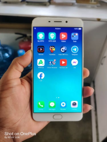 Oppo r9 plus 4/64g ប្រើបានធម្មតា អេក្រង់ធំ ថ្មកាន់