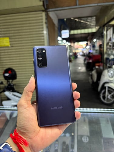 Samsung S20FE 128G Ram6G Sim1 ម៉ាសុីនសានុំ បែកថាច់តិច