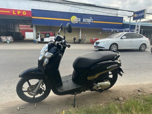 Scoopy021មានក្រដាសធានាទិញលក់អោយ