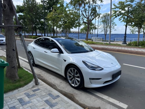 Tesla model 3 2021 dual motor