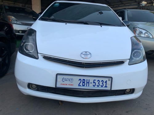 Toyota Prius full option ឆ្នាំ05
