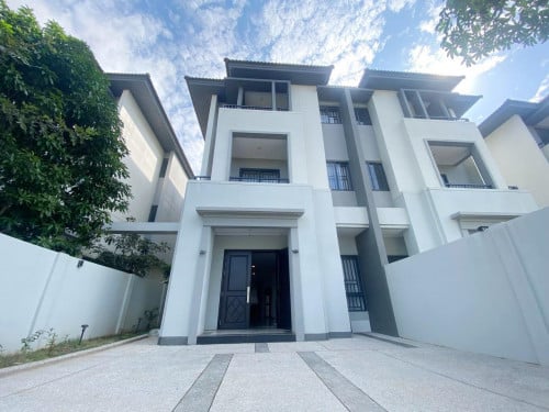 Twin Villa 4 Bedrooms For Rent At ChipMong  Close to Aeon Mall3