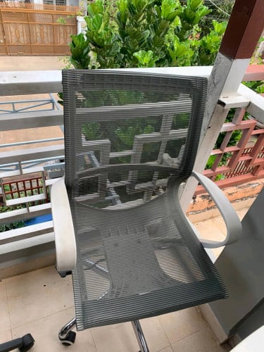 កៅអីការិយាល័យ