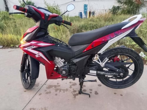 ម៉ូតូលក់បងប្អូននៅសាំណុំ