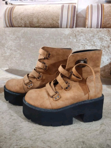 ស្បែកជេីងលក់