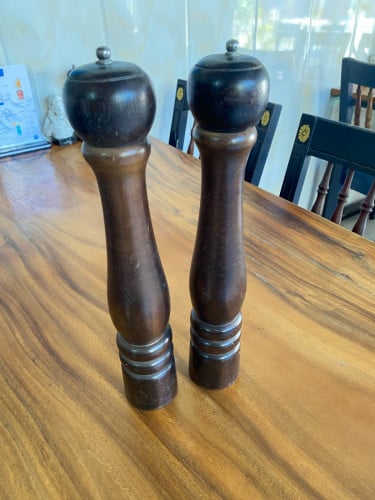 ប្រដាប់ដាក់ម្រេច ដបធំ