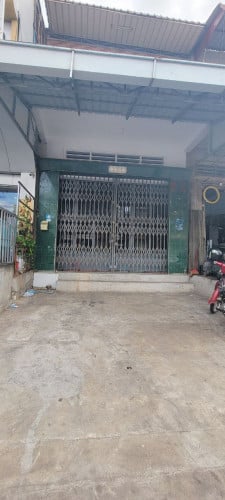 ផ្ទះអាជីវកម្ម 1ជង់សម្រាប់ជួល នៅលើផ្លូវធំទួលគោក | Shop house for rent on main road