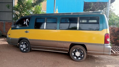 ឡានស្អាតៗឆ្នាំ 2000