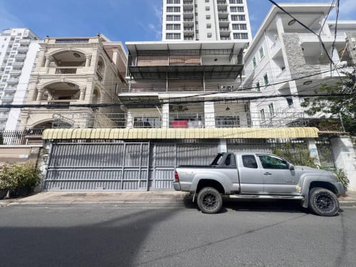 ផ្ទះជាន់ផ្ទាល់ដី ជួលនៅបឹងកេងកង3 | House (GF) for rent in Bkk3