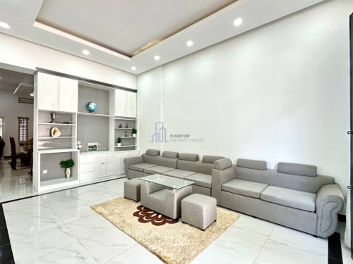 ផ្ទះសម្រាប់ជួលមាន5បន្ទប់គេងនៅសង្កាត់ចាក់អង្រែលើ | Townhouse 5 Bedrooms For Rent in Chak Angre Ler