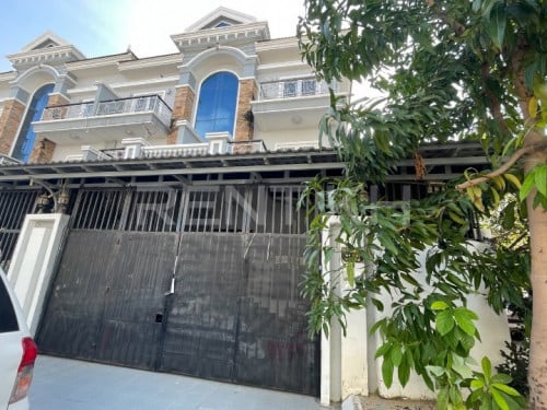 វីឡាភ្លោះសម្រាប់ជួលនៅបុរី វិមានភ្នំពេញ 598