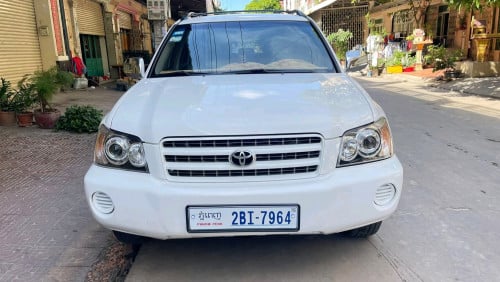 រៀបចំរួច Highlander 2003 V4 P1 កៅអីចុច( 2BI. ម្ចាស់ដើម) ធានាឡានថ្មី ធានាទឹកថ្នាំហ្ស៊ីន 90%🥇✅