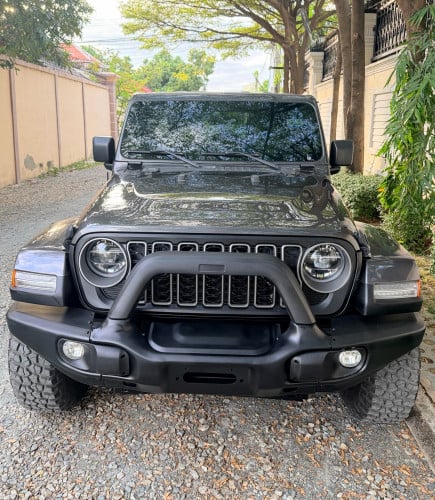 លក់ Jeep Wrangler Sport ស្រុីនមួយជុំ