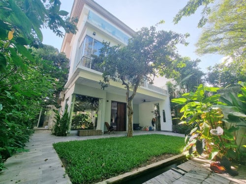 វិឡាទំនើប សម្រាប់ជួល | 现代别墅出租 | Modern Villa For Rent