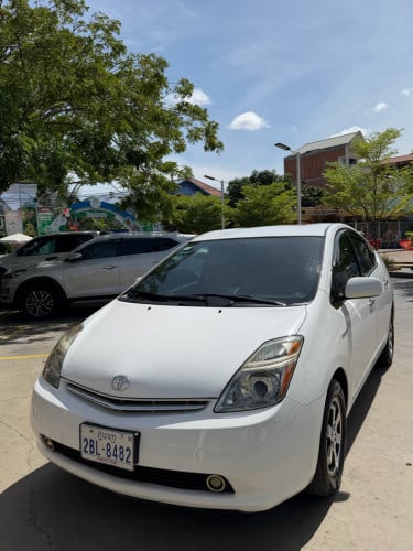 លក់ឡានPrius 06 full OPTION ម្ចាស់ជិះថែ