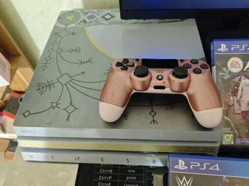 លក់ម៉ាសុីន PS4 Pro Editions 1T របស់ប្រើផ្ទាល់