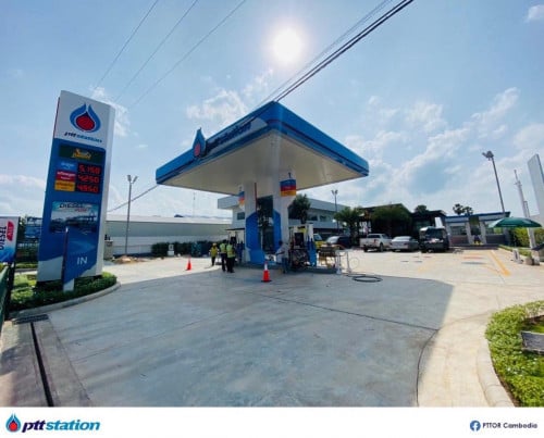 ស្ថានីយ ប្រេងឥន្ធនៈ PTT - បែកចាន ផ្លូវ៤២ /